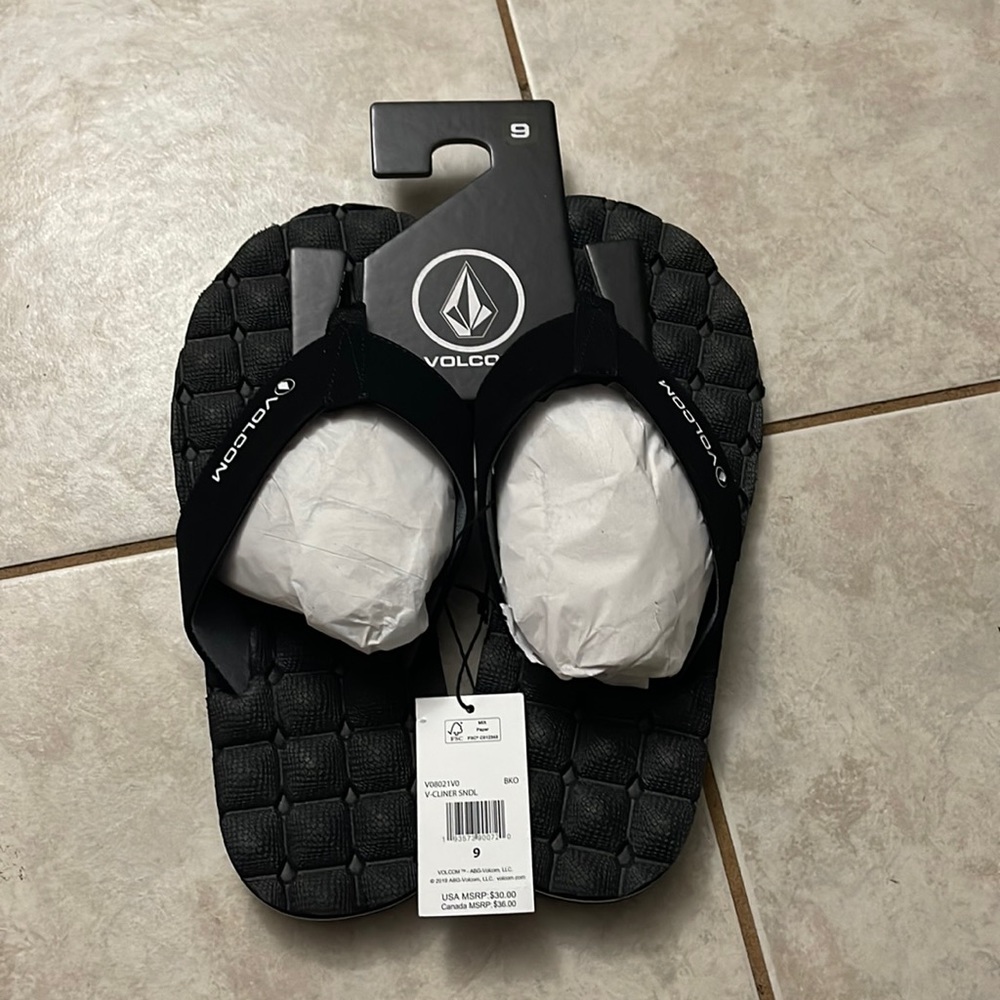 Volcom: NBW black flip flops